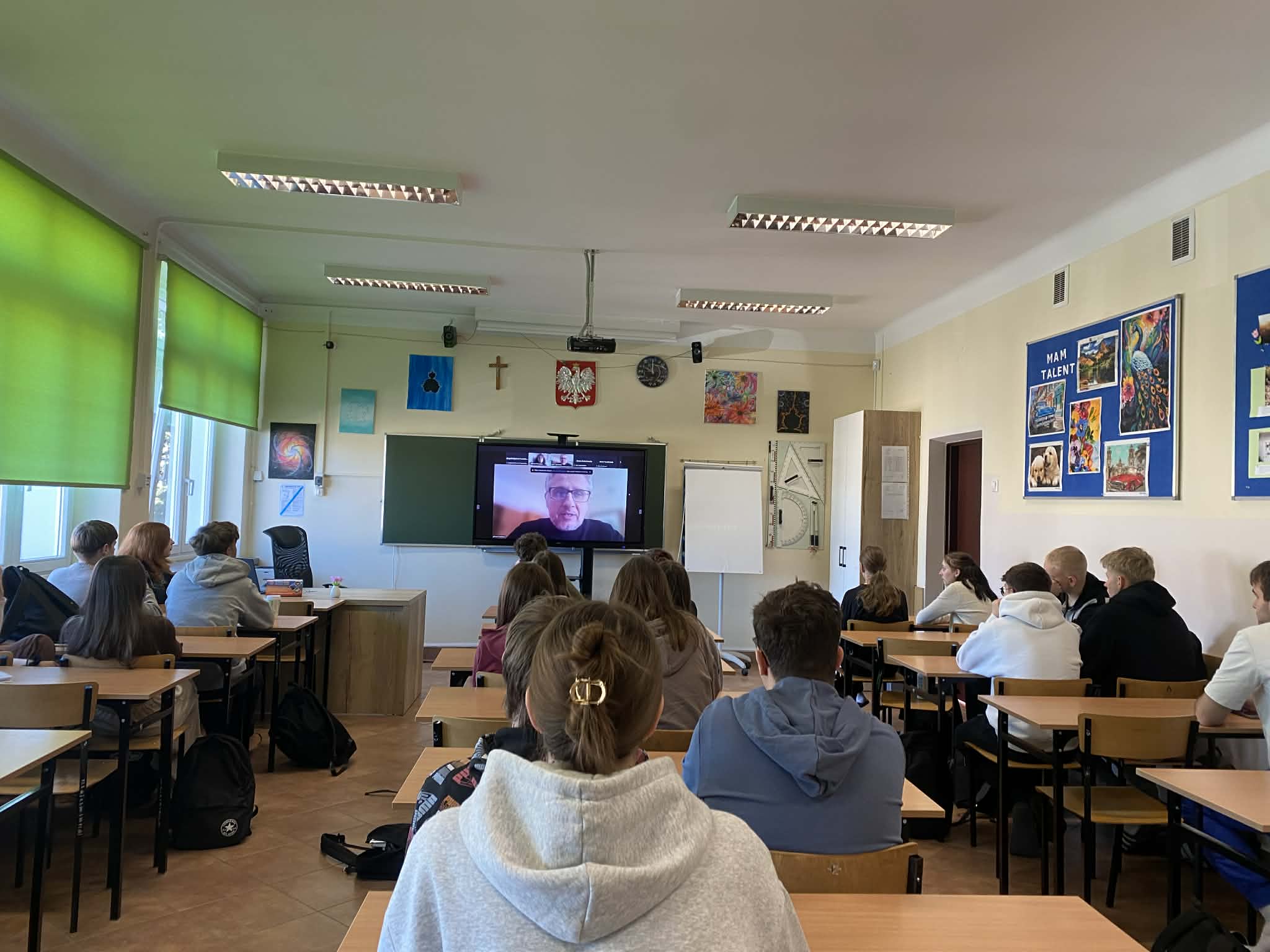 Klasy 1 LO i 4 TR uczestniczyły w wykładzie online pt. „Miasto kontrastów. Przestrzeń i życie codzienne w Lagos\